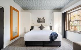 Peppers Gallery Hotel Canberra