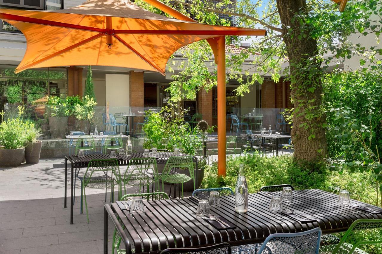 Peppers Gallery Hotel Canberra Exterior photo