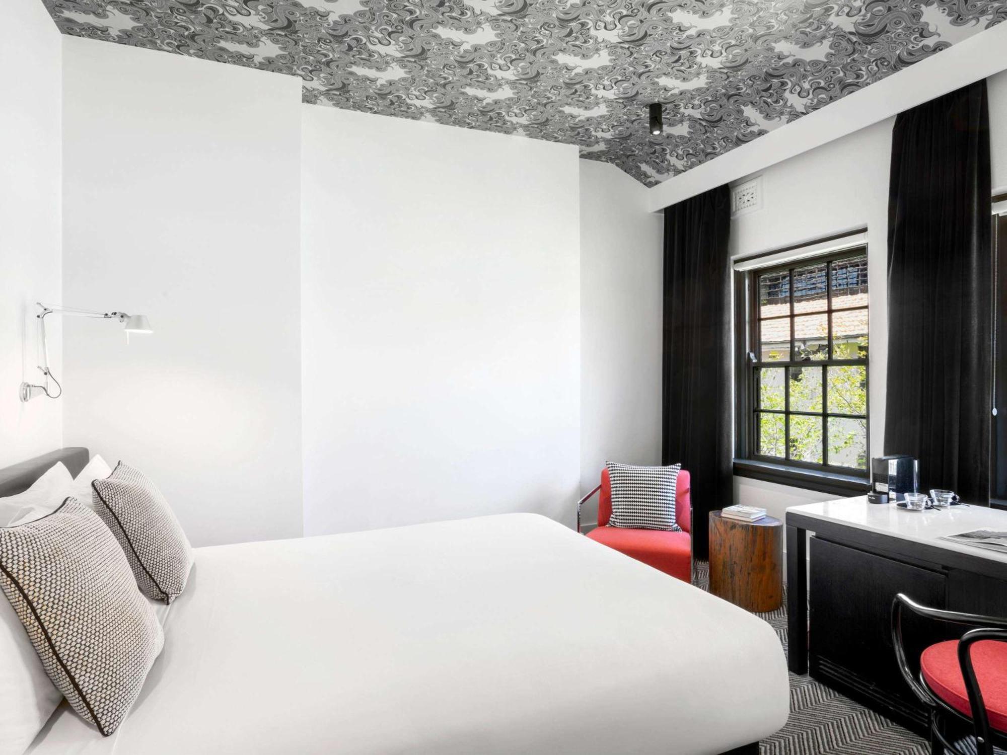 Peppers Gallery Hotel Canberra Exterior photo